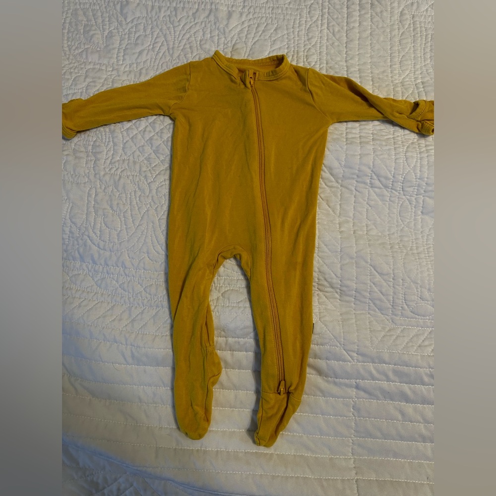 Kyte Baby Yellow Zipper Footie 0-3 months